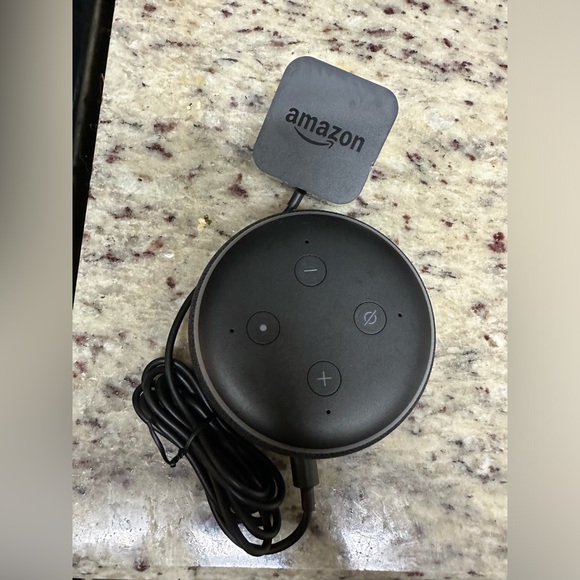 Amazon Echo Dot 3rd gen Alexa speaker - Picture 2 of 2